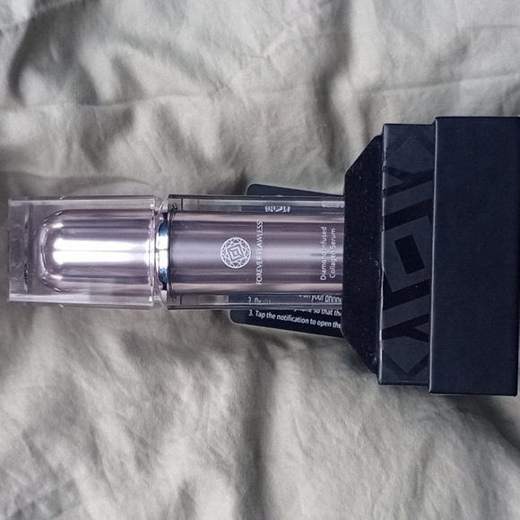 NIB Forever Flawless Pink Diamond Infused Collagen Serum 40ml - Picture 7 of 8